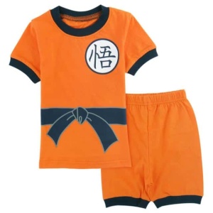Camiseta y pantalón corto Sangoku naranja y negro a la moda