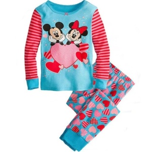 Pijama azul de manga larga de Mickey y Minnie con pantalón azul de corazones