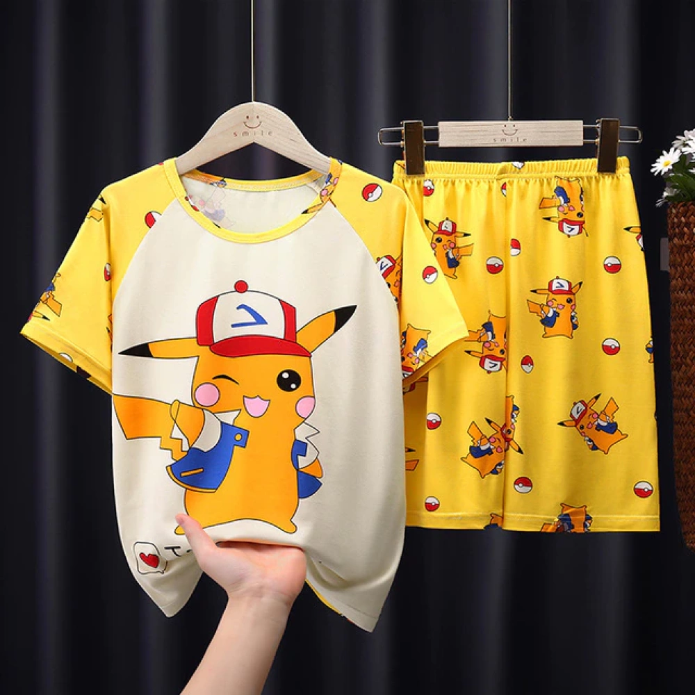 Pijama de verano para niños Pikachu guiño de algodón de moda en un cinturón en una casa