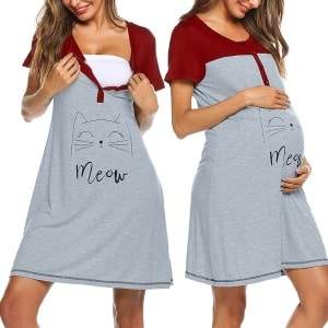 Camisón de embarazada con dos chicas embarazadas en pijama y fondo blanco