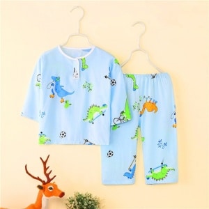 Pijama de verano de algodón con estampado de dinosaurios cuello redondo sobre cinturón con decoración de dinosaurios