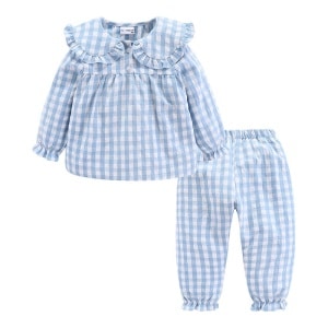 Pijama azul para niños con estampado de cuadros, compuesto de dos piezas, una parte superior de camisa y una parte inferior de pantalón