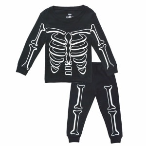 Pijama esqueleto fosforescente negro con fondo blanco